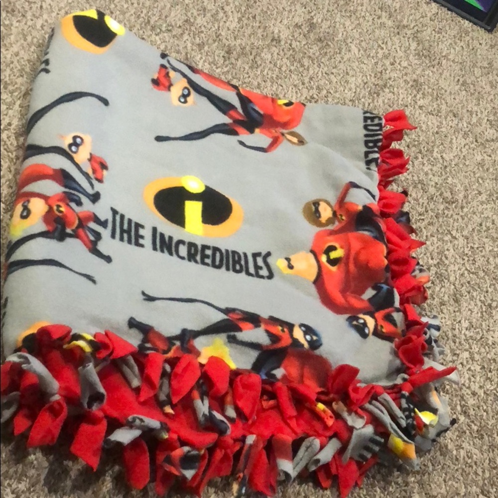 Disney’s Incredibles Tie Blanket